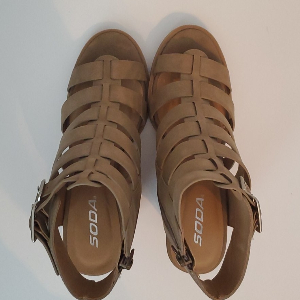 Soda Tan Caged Open Toe Sandals Size 7.5 - Picture 4 of 7